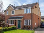 2 bedroom semidetached house for rent in Morehall Close...