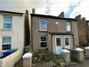 2 bedroom semidetached house for rent in Park Road...