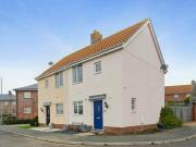 2 bedroom semidetached house for sale in Morris Road...