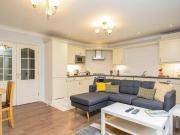 2 Bedroom Serviced Apartment For Rent In Bracknell,...