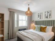 2 Bedroom Serviced Apartment For Rent In London