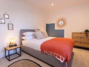 2 bedroom serviced apartment to rent