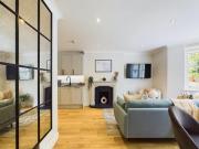 2 bedroom serviced apartments to rent