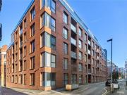 2 Bedroom Shared Living/roommate Greater Manchester...
