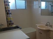2 bedroom shared unit/townhouse, Haig St Coolangatta