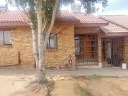 2 Bedroom Simplex in Olievenhoutbosch