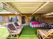 2 Bedroom Simplex in Pierre van Ryneveld