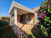 2 Bedroom Simplex To Let in Featherbrooke Hills...