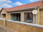 2 Bedroom Simplex To Let in Randpark Ridge