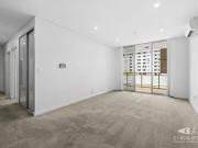 3 bedroom room apartment, walk to Auburn Station