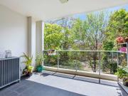 2 bedroom + Study with an Ultra convenient location