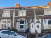 2 bedroom terraced house for rent in Air Balloon Road,...