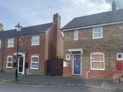 2 Bedroom Terraced House For Rent In Aylesbury