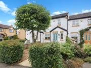 2 bedroom terraced house for rent in Brook Close,...