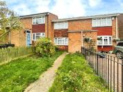 2 bedroom terraced house for rent in Clandon Road,...
