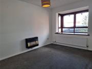 2 bedroom terraced house for rent in Crest View,...