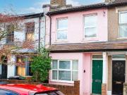 2 bedroom terraced house for rent in Cumberland Road,...