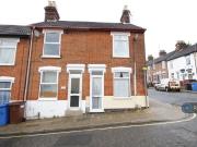 2 bedroom terraced house for rent in Finchley Road,...