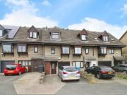2 bedroom terraced house for rent in Fox Hill Road,...