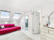 2 bedroom terraced house for rent in Fullerton Road, The...