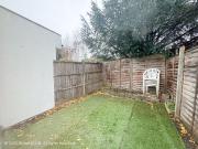 2 bedroom terraced house for rent in Hawks Road,...