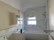 2 bedroom terraced house for rent in Heath Green Road,...