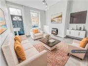 2 bedroom terraced house for rent in Holly Street,...