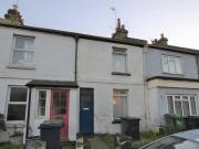 2 bedroom terraced house for rent in Little Common Road...