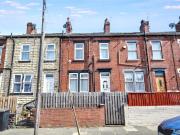 2 bedroom terraced house for rent in Longroyd Avenue,...
