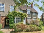2 bedroom terraced house for rent in Midholm, Hampstead...