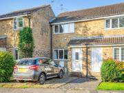 2 bedroom terraced house for rent in Montrose Avenue,...