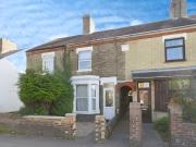 2 bedroom terraced house for rent in Oundle Road,...