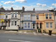 2 bedroom terraced house for rent in Oxford Avenue,...