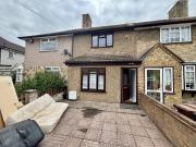 2 bedroom terraced house for rent in Rowdowns Road,...