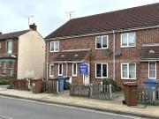 2 bedroom terraced house for rent in Spring Road,...