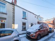 2 bedroom terraced house for sale