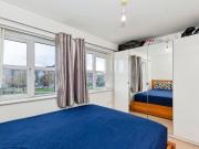 2 bedroom terraced house for sale in Eltham Avenue,...