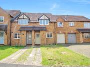 2 bedroom terraced house for sale in Gamekeepers Close,...