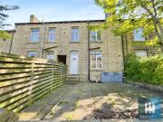 2 bedroom terraced house for sale in Grasscroft Road,...