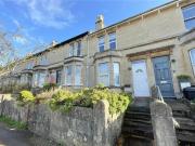 2 bedroom terraced house for sale in Hawthorn Grove,...