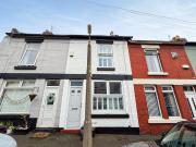 2 bedroom terraced house for sale in Hollywood Road,...