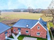 2 Bedroom Terraced House For Sale In Kelvedon Hatch,...