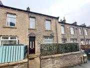 2 Bedroom Terraced House For Sale In Linthwaite,...