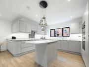 2 Bedroom Terraced House For Sale In London