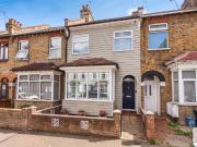 2 bedroom terraced house for sale in Maldon Road,...