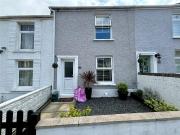 2 bedroom terraced house for sale in North Hill Road,...