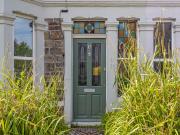 2 bedroom terraced house for sale in Oakleigh Avenue,...