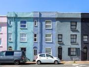 2 bedroom terraced house for sale in Park Street,...