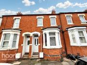 2 bedroom terraced house for sale in Raymond Road,...
