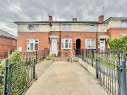2 bedroom terraced house for sale in Tummon Road,...